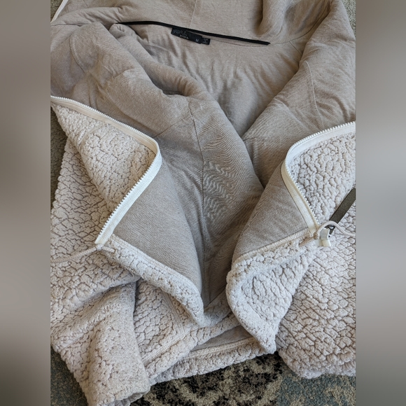 Prana Hooded Fleece - Picture 13 of 13